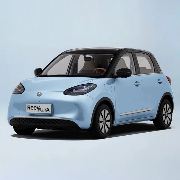Reeder, Reev Aura elektrikli aracı ön siparişe açıldı.